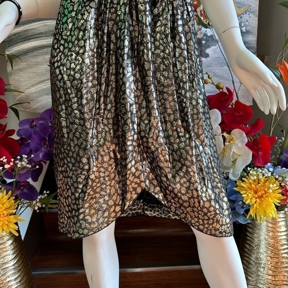 Masscob LA CORUNA BLACK & METALLIC GOLD V-NECK SHORT SLEEVE DRESS LARGE - Picture 4 of 11